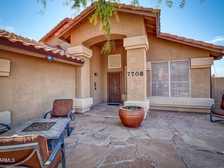 7708 W CROCUS Drive photo 3