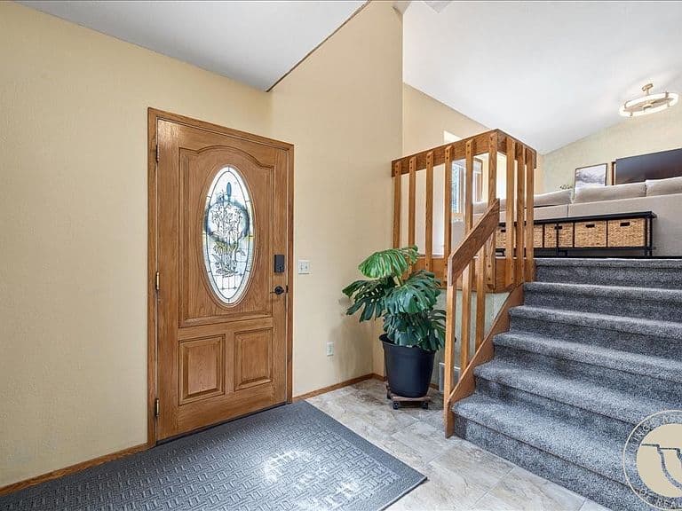1035 Ginger Ave photo 5
