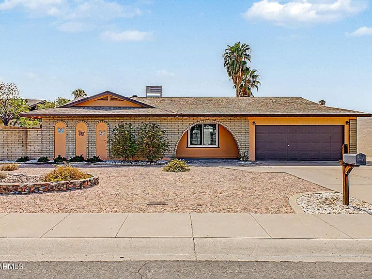 4031 W YUCCA Street photo 2