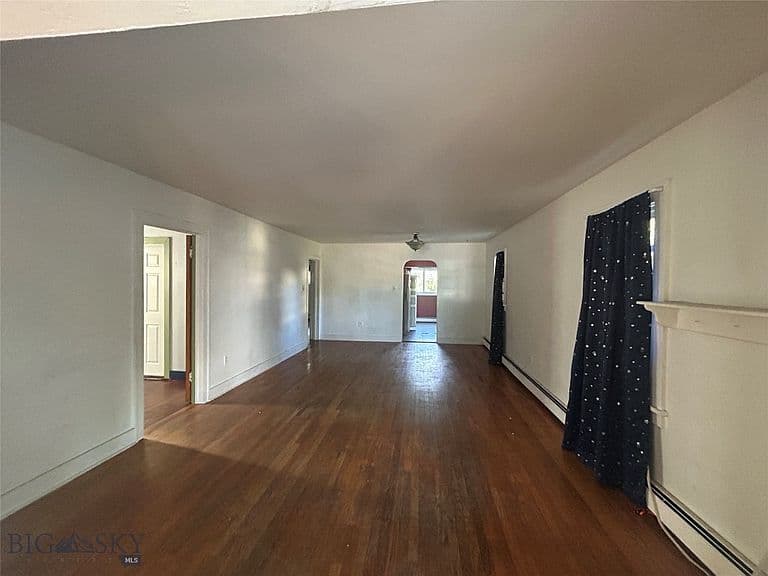 1427 W Crawford St photo 3