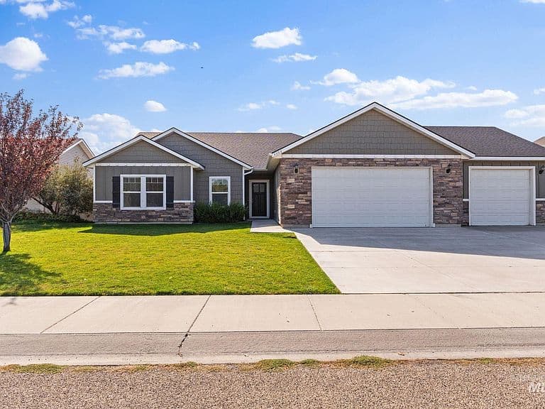 1111 Bell Ln photo 1