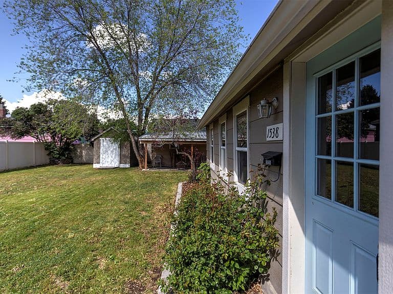 1538 S 8th Street W photo 2