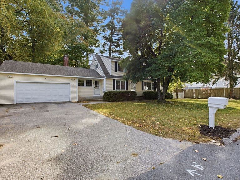 3 Alice Drive photo 2