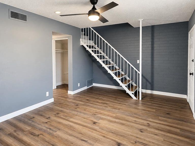 2551 W BERRIDGE Lane #D6 photo 3
