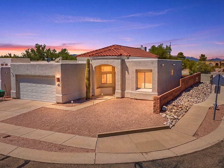 1352 W Hopbush Way photo 1