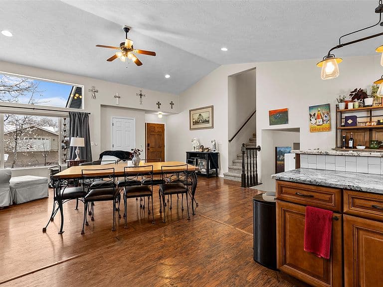 141 Beargrass Ln photo 3