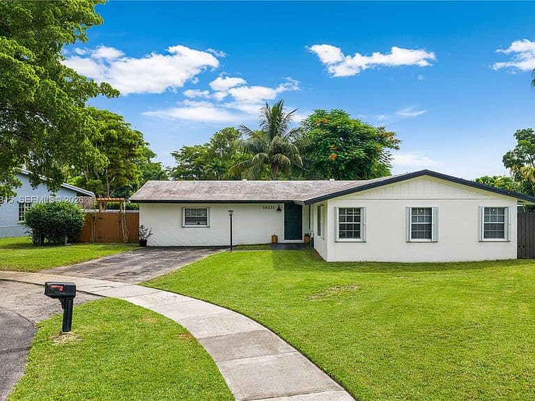 10331 SW 130th Ave photo 1