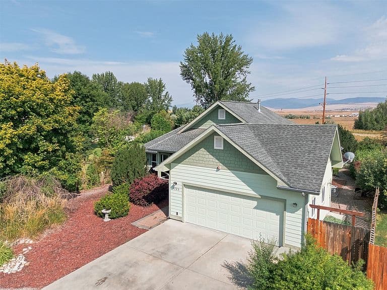 1723 Shindig Dr photo 4