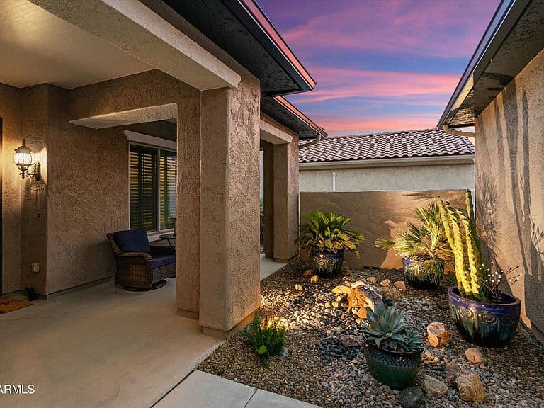 27165 W TONOPAH Drive photo 4