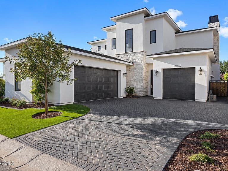 20592 E NATALIE Way photo 1