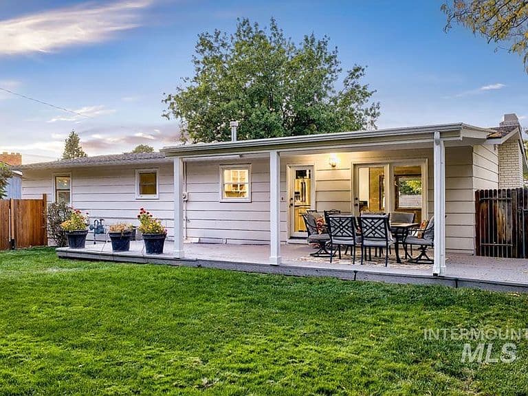 533 E Curling Dr photo 3