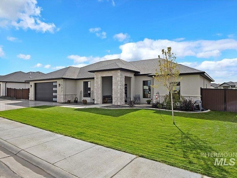 1597 Tule Dr photo 1