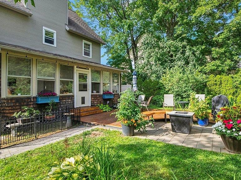 19 Brown Avenue photo 3