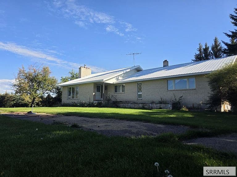 3726 E 1300 N photo 3