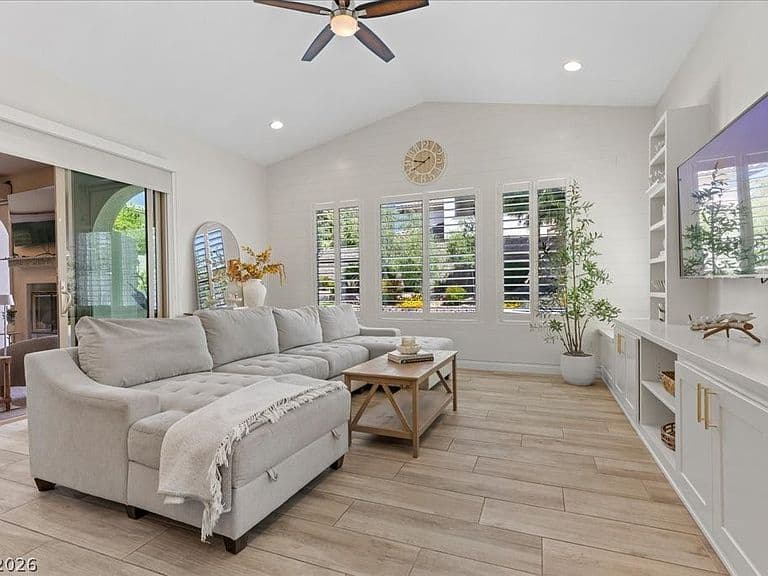 12122 Rojo Roma Ave photo 5