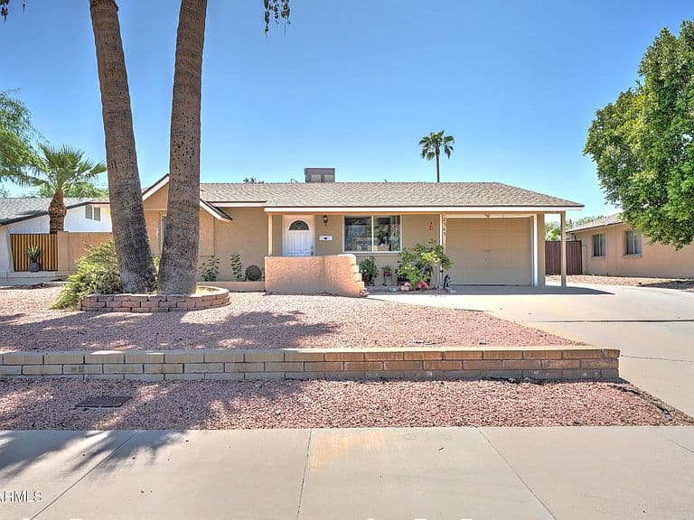 2545 E Vista Drive photo 1