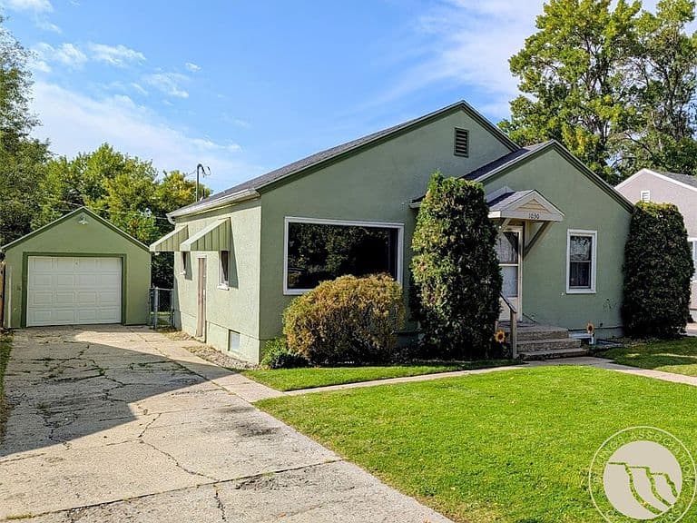 1030 Yale Ave photo 2