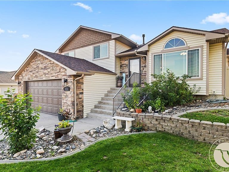 924 Adobe Dr photo 1