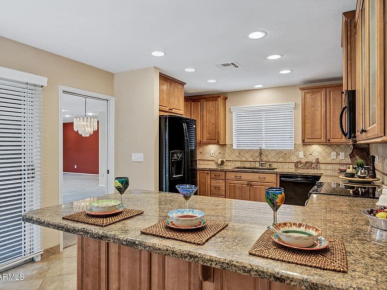 10013 E Watford Way photo 5