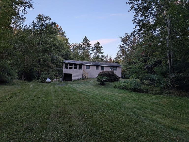 413 S Baboosic Lake Rd photo 4