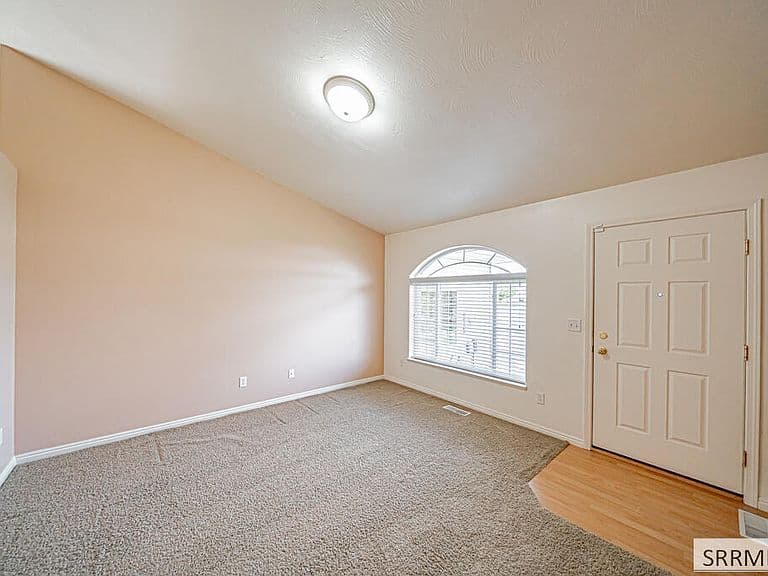 1268 S Ashland Dr photo 3