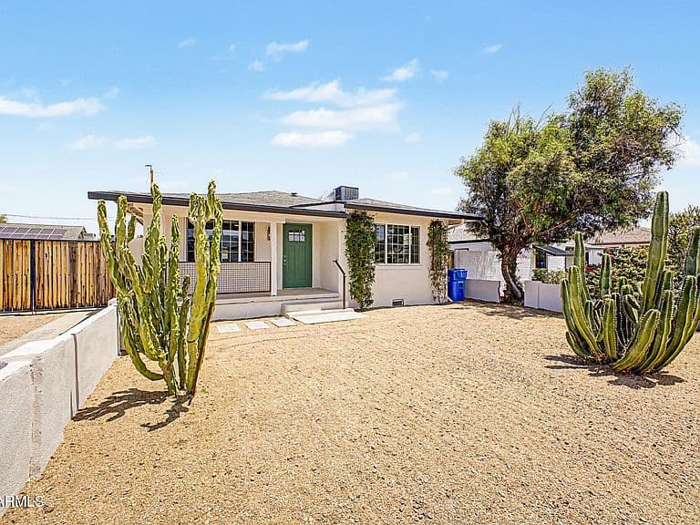 2341 N DAYTON Street photo 4