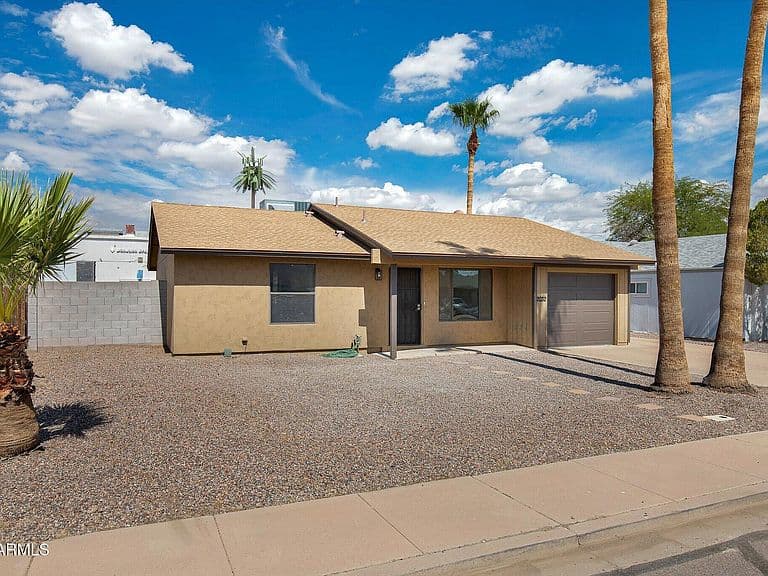 2032 W OBISPO Avenue photo 3