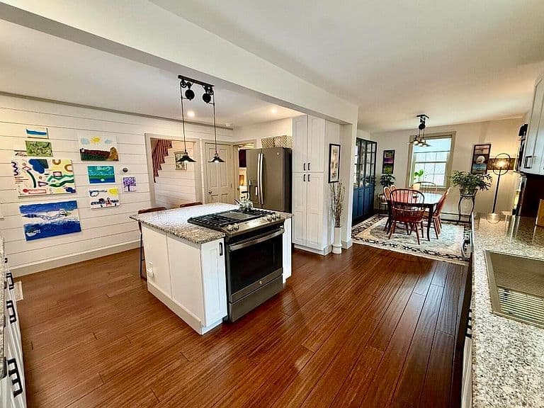 342 Port Douglas Rd photo 2