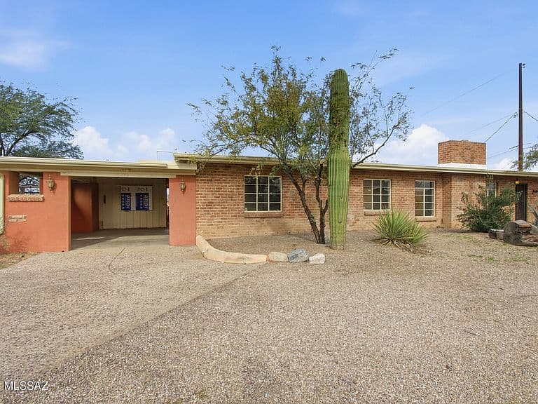 3660 W Lost Horizon Dr photo 5