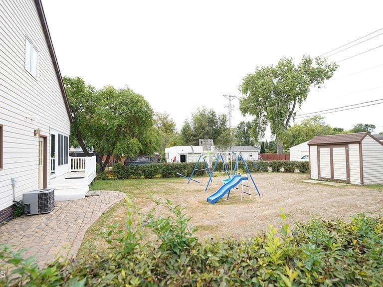 704 2nd Ave SW photo 4