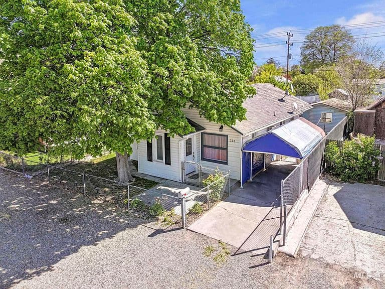 322 Jackson St photo 3