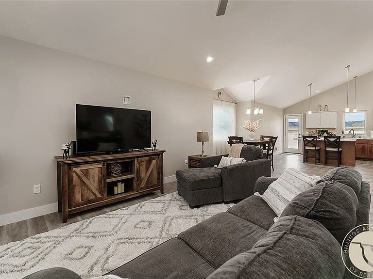 7101 Copper Bend Blvd photo 4