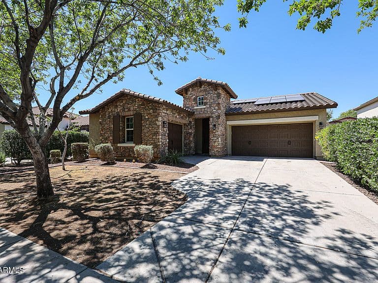 20768 W HAMILTON Street photo 1