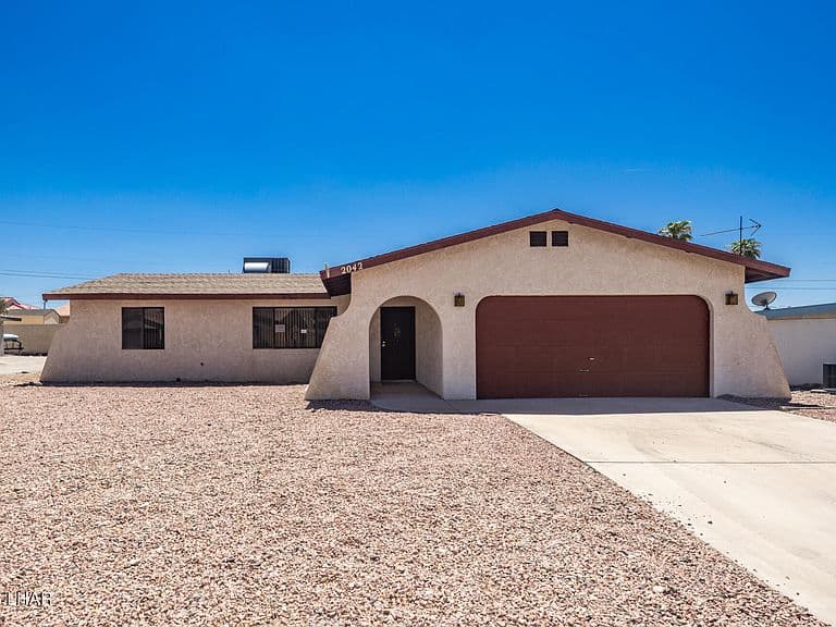 2042 Cosnina Dr photo 2
