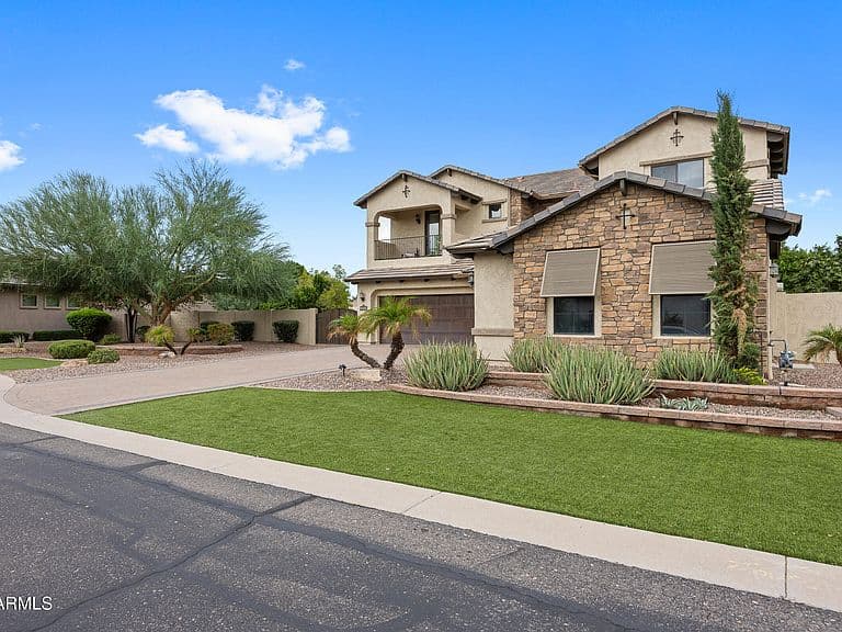 2448 E AMBER Court photo 2