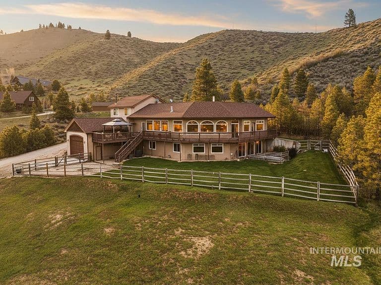 65 Peregrine Dr photo 1