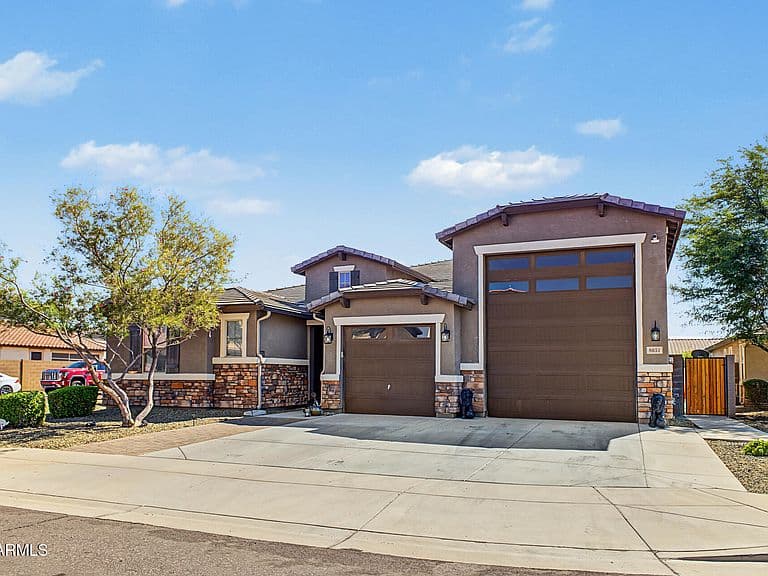 8031 W ENCINAS Lane photo 3