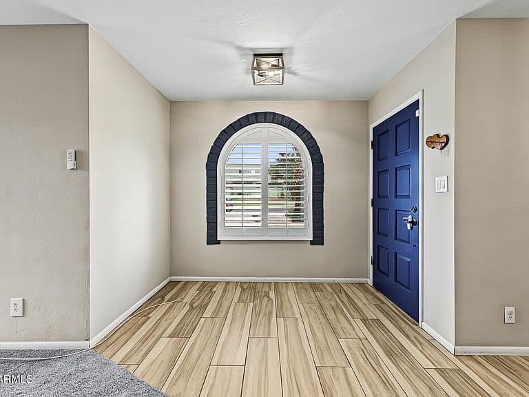 817 E CHERYL Drive photo 5