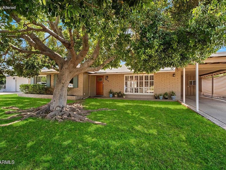 1637 E SIERRA VISTA Drive photo 2