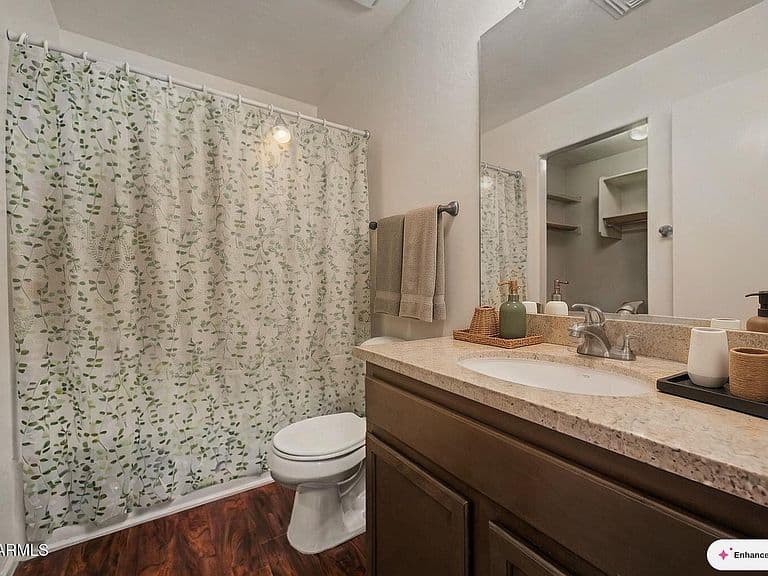 375 E LESLIE Avenue photo 5