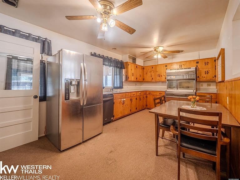 1735 Laramie Ave photo 5