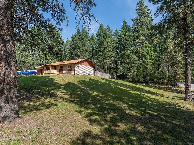 331 Peaceful Dr photo 3