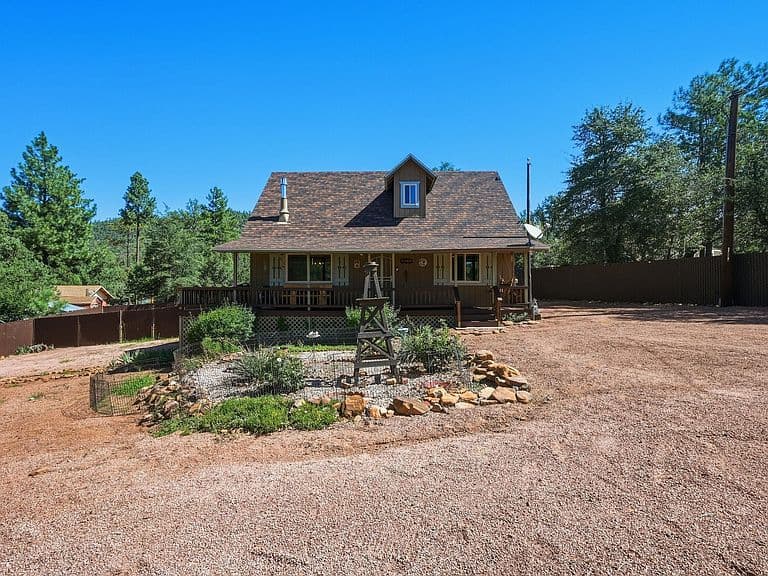 8076 W Lufkin Dr photo 2