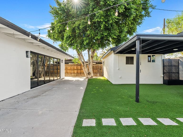 1322 E CATALINA Drive photo 4