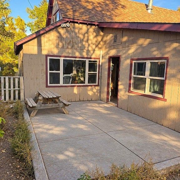 206 S G St photo 2