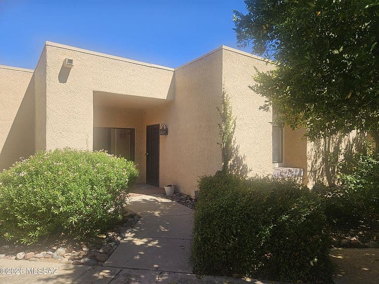 3775 E Edison St photo 1