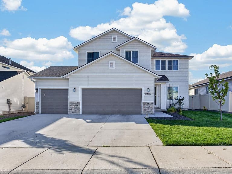 12335 Noreen St photo 2