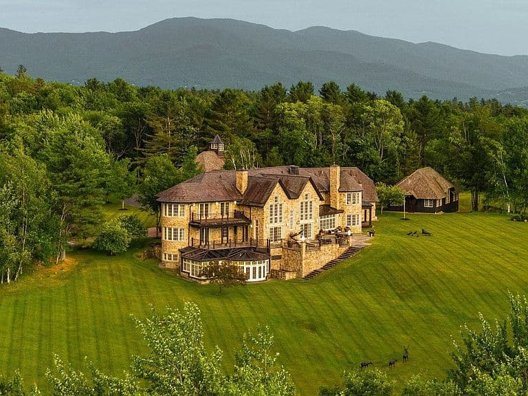 2575 Weeks Hill Road photo 2