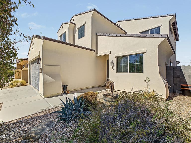 2330 W SIERRA VISTA Drive photo 5