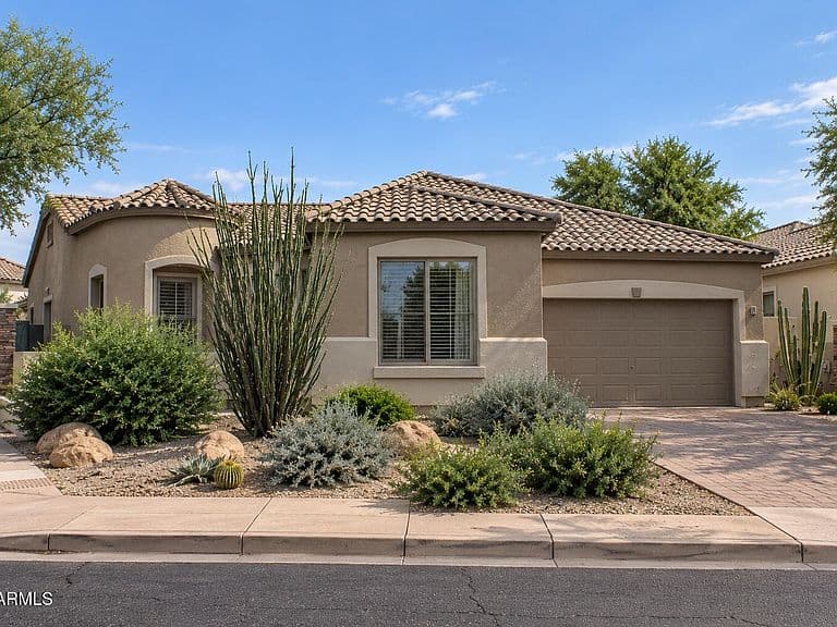 3022 W SENTINEL ROCK Road photo 1